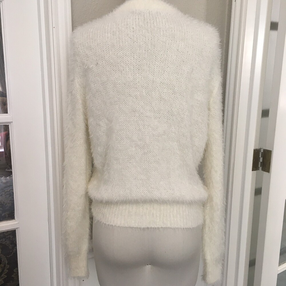 EUC Erdem Fuzzy White Embroidered Flower Super Soft Sweater S - Picture 4 of 5